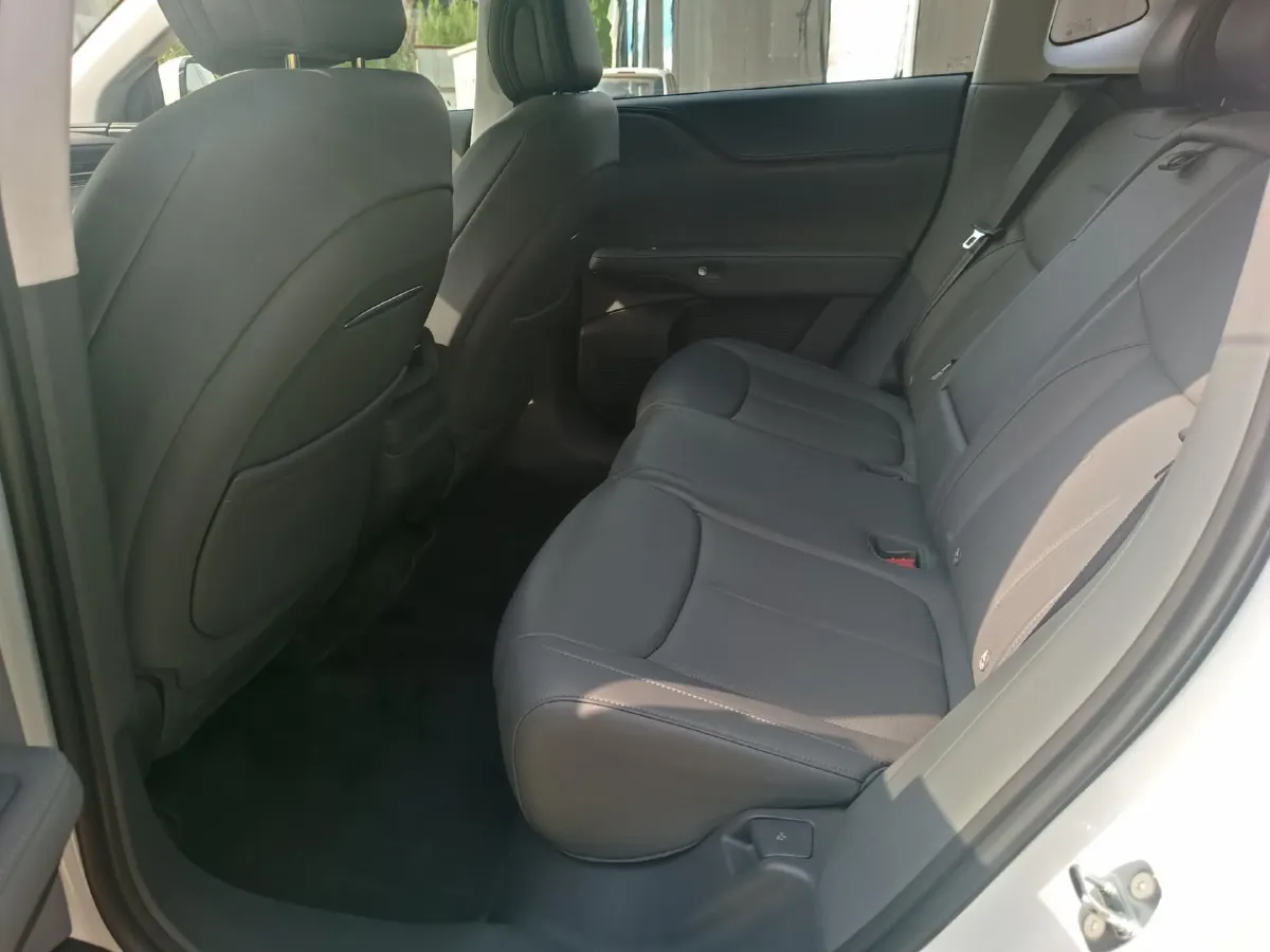 2025 Xpeng G6 BEV 68.5KWH,autocango,china used car exporter,china ev exporter,chinese used car exporter,chinese used ev exporter