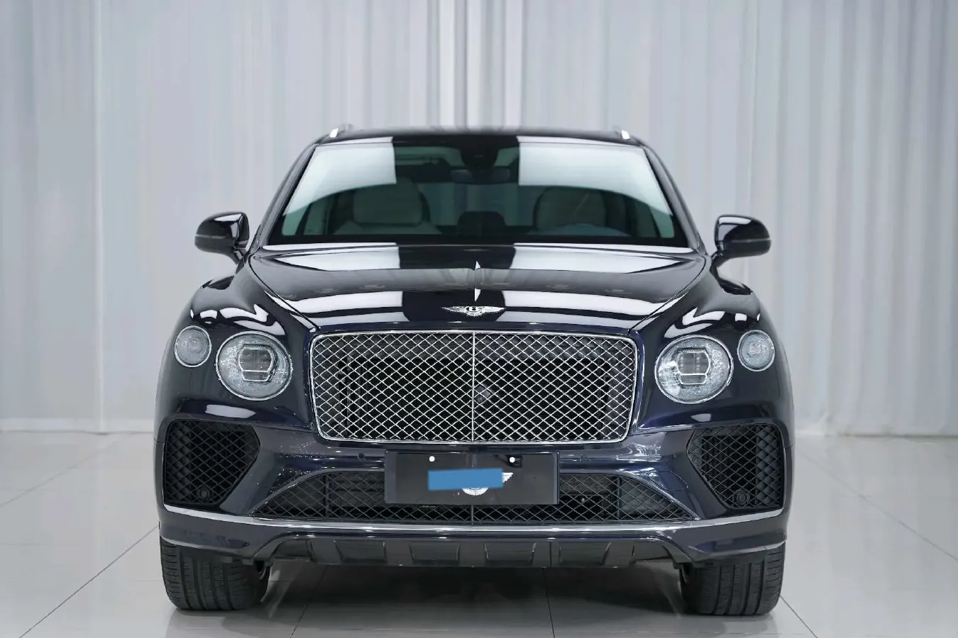 2021 Bentley Bentayga 4.0T 550HP V8 8AT,autocango,china used car exporter,china ev exporter,chinese used car exporter,chinese used ev exporter