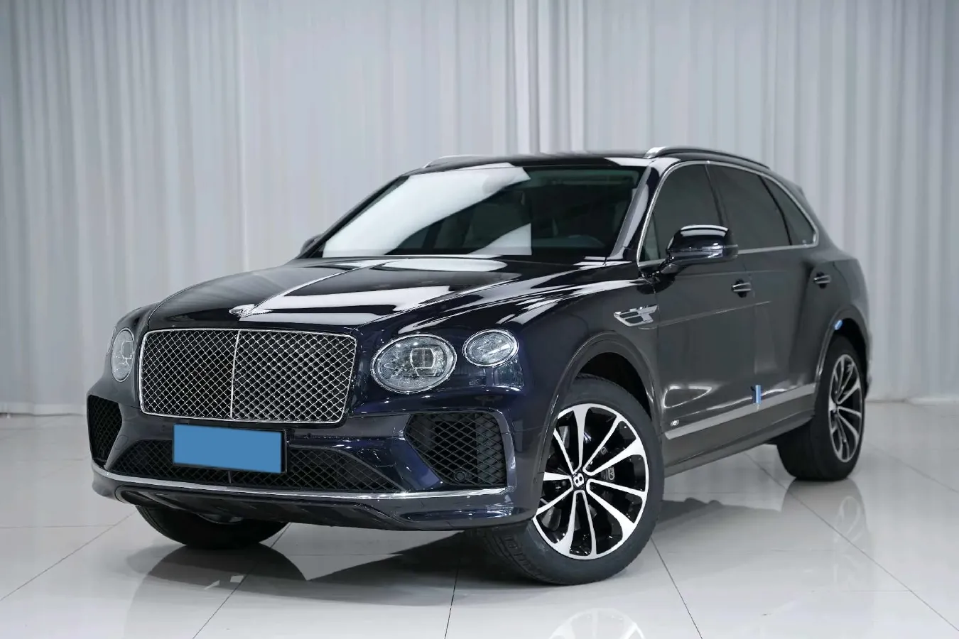 2021 Bentley Bentayga 4.0T 550HP V8 8AT,autocango,china used car exporter,china ev exporter,chinese used car exporter,chinese used ev exporter