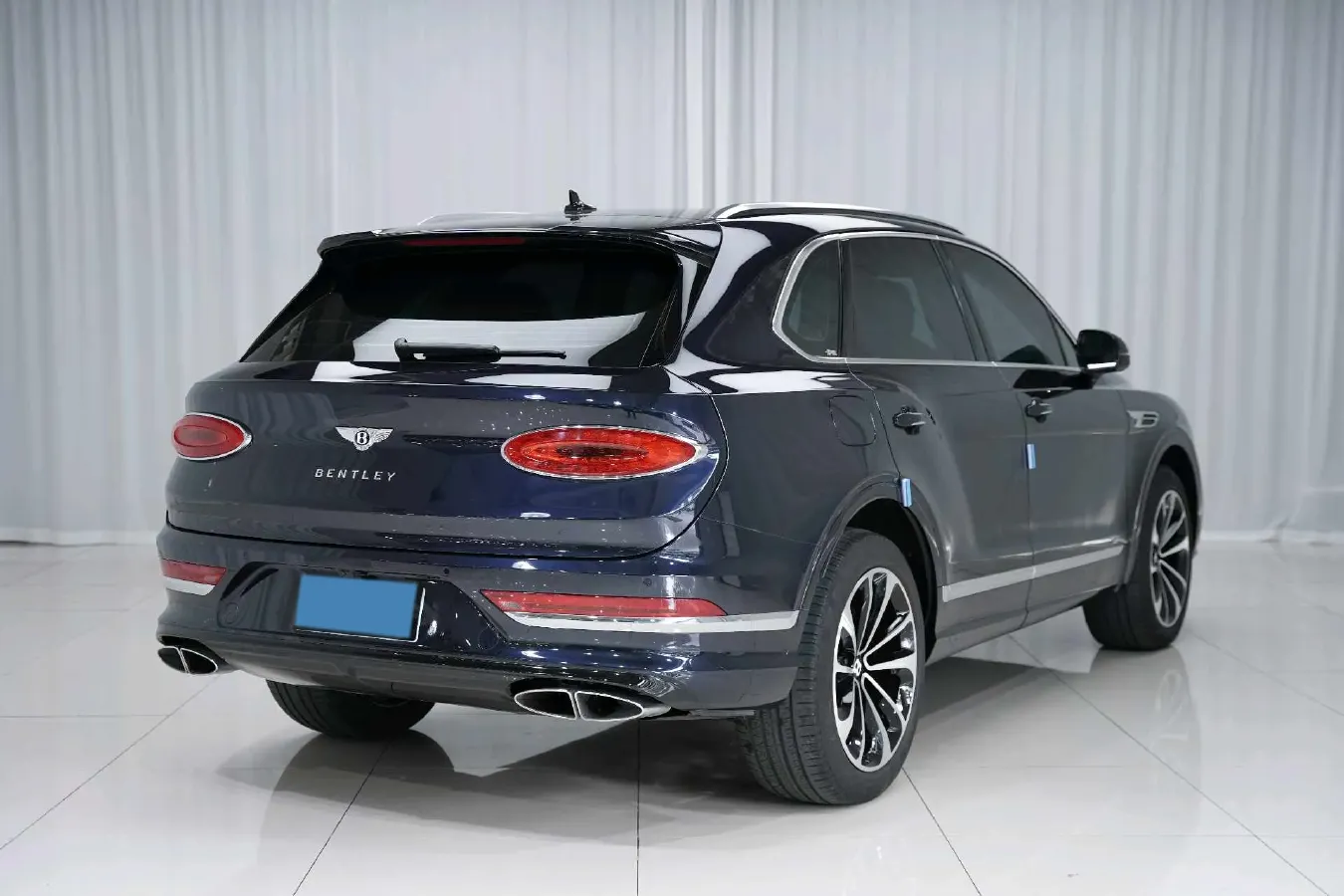 2021 Bentley Bentayga 4.0T 550HP V8 8AT,autocango,china used car exporter,china ev exporter,chinese used car exporter,chinese used ev exporter