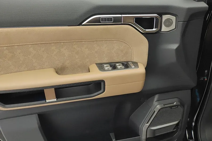 2023 Jetour Traveller 2.0T 254HP L4 7DCT,autocango,china used car exporter,china ev exporter,chinese used car exporter,chinese used ev exporter