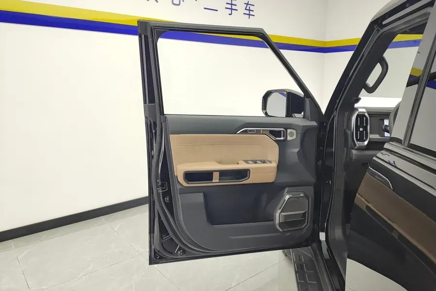 2023 Jetour Traveller 2.0T 254HP L4 7DCT,autocango,china used car exporter,china ev exporter,chinese used car exporter,chinese used ev exporter