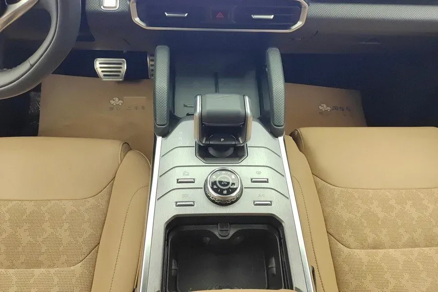 2023 Jetour Traveller 2.0T 254HP L4 7DCT,autocango,china used car exporter,china ev exporter,chinese used car exporter,chinese used ev exporter