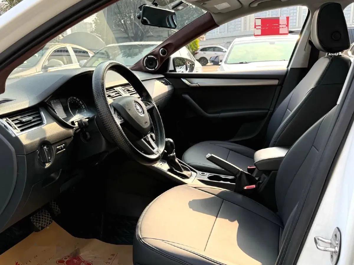 2020 Skoda Octavia 1.5L 113HP L4 6AT,autocango,china used car exporter,china ev exporter,chinese used car exporter,chinese used ev exporter