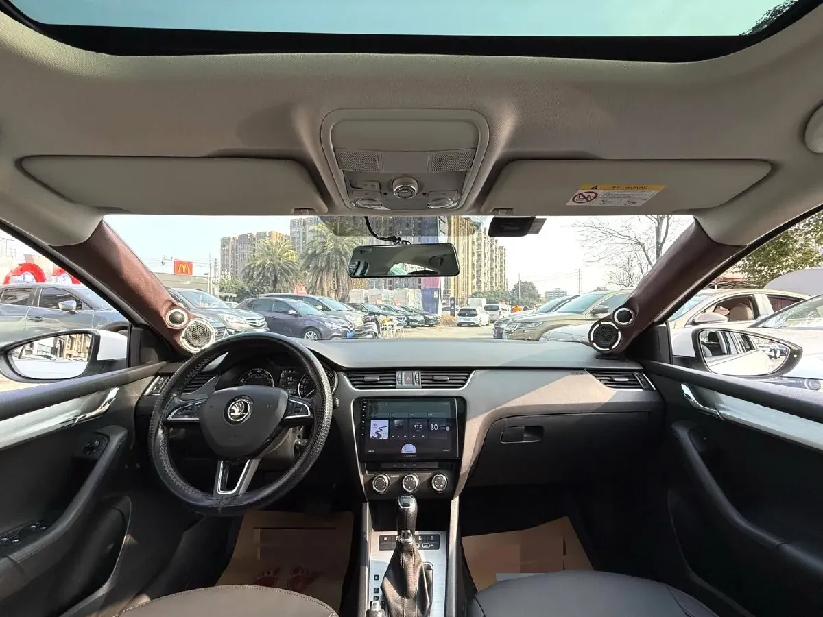 2020 Skoda Octavia 1.5L 113HP L4 6AT,autocango,china used car exporter,china ev exporter,chinese used car exporter,chinese used ev exporter