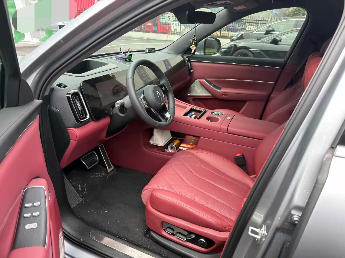 2025 AITO AITO M8 REEV 160HP REEV 53.4KWH,autocango,china used car exporter,china ev exporter,chinese used car exporter,chinese used ev exporter