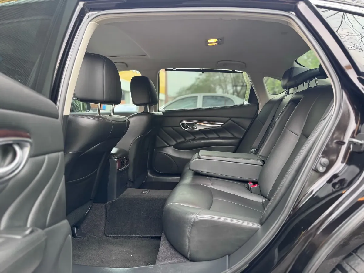 2019 Alfa Romeo Giulia 2.0T 280HP L4 8AT,autocango,china used car exporter,china ev exporter,chinese used car exporter,chinese used ev exporter