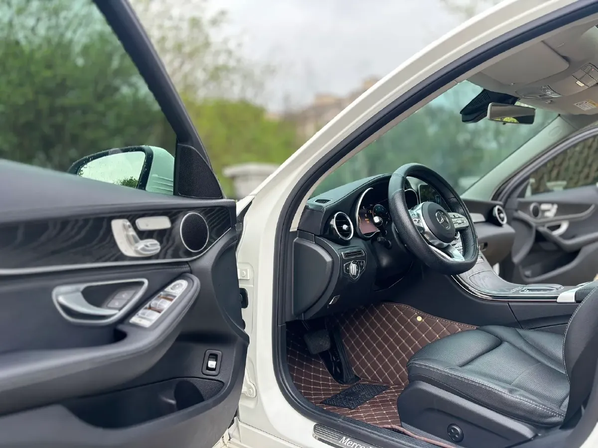 2020 Mercedes-Benz C Class 1.5T 184HP L4 9AT,autocango,china used car exporter,china ev exporter,chinese used car exporter,chinese used ev exporter