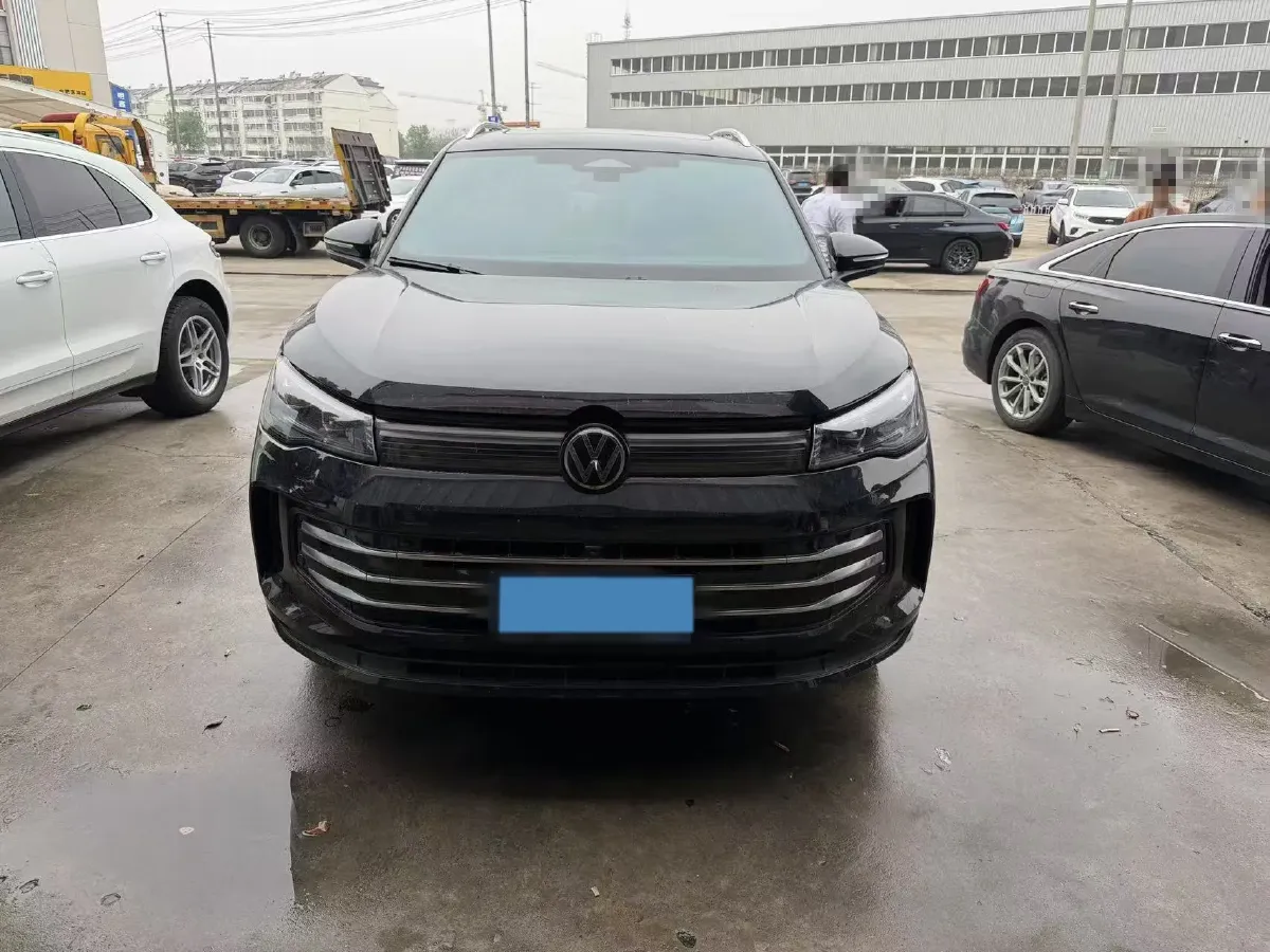 2024 Volkswagen Tiguan L 2.0T 186HP L4 7DCT,autocango,china used car exporter,china ev exporter,chinese used car exporter,chinese used ev exporter