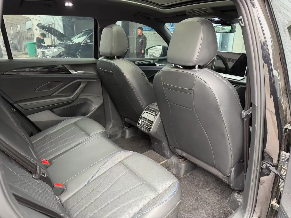 2024 Volkswagen Tiguan L 2.0T 186HP L4 7DCT,autocango,china used car exporter,china ev exporter,chinese used car exporter,chinese used ev exporter