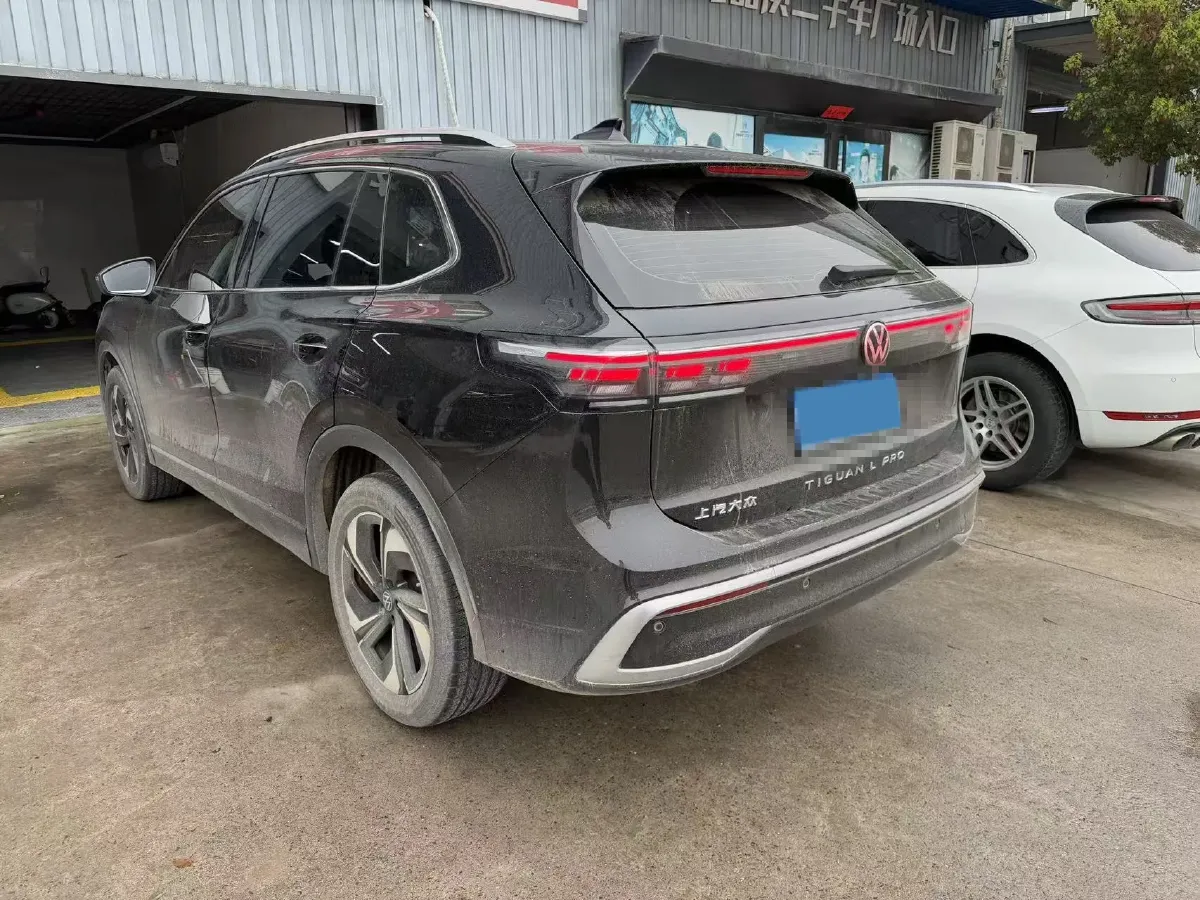 2024 Volkswagen Tiguan L 2.0T 186HP L4 7DCT,autocango,china used car exporter,china ev exporter,chinese used car exporter,chinese used ev exporter