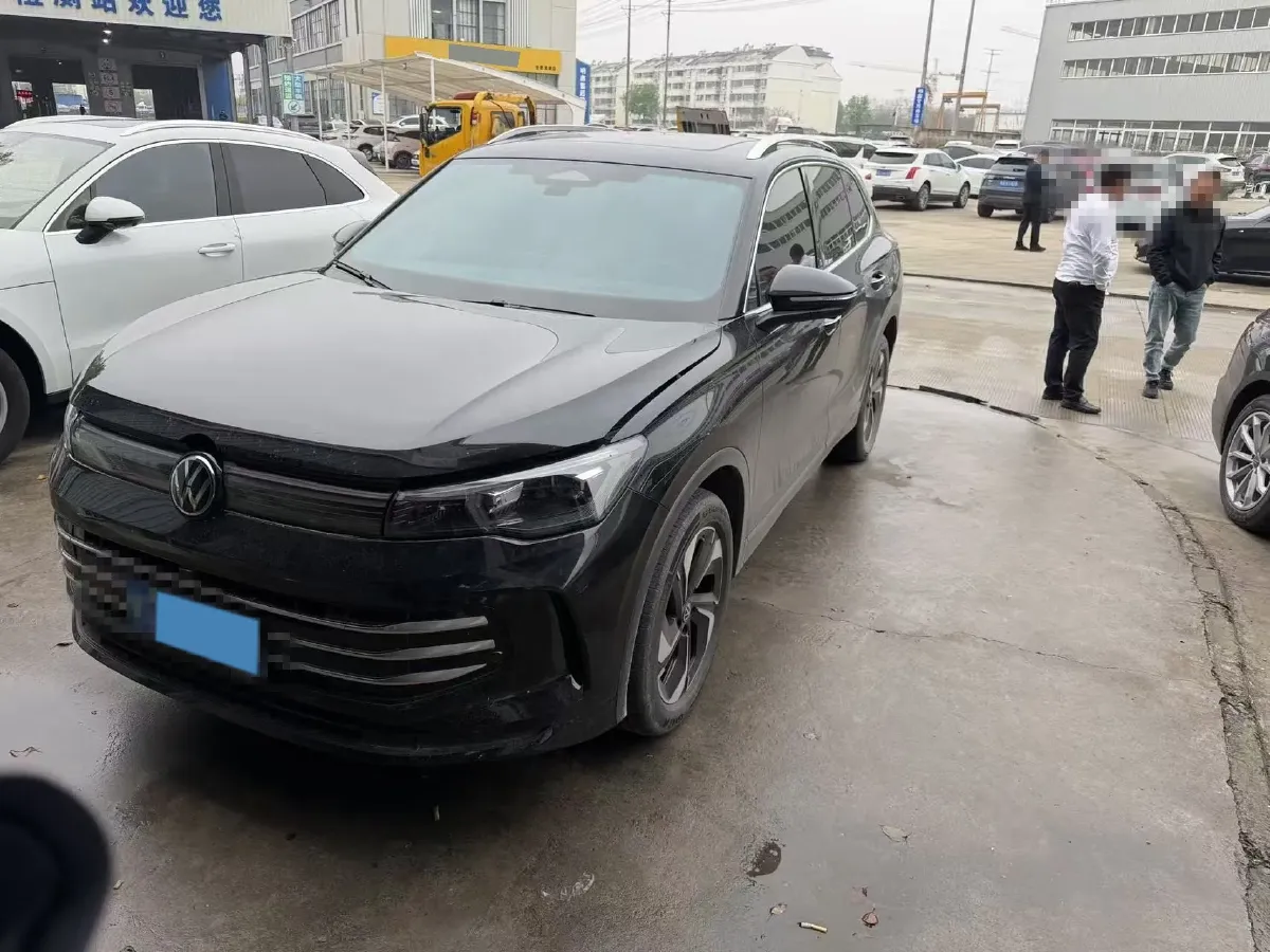 2024 Volkswagen Tiguan L 2.0T 186HP L4 7DCT,autocango,china used car exporter,china ev exporter,chinese used car exporter,chinese used ev exporter