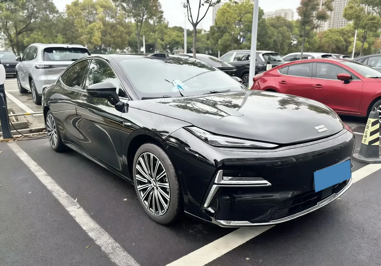 2025 Geely Galaxy Starshine 8 1.5T 163HP L4 3DHT PHEV 27.69KWH,autocango,china used car exporter,china ev exporter,chinese used car exporter,chinese used ev exporter