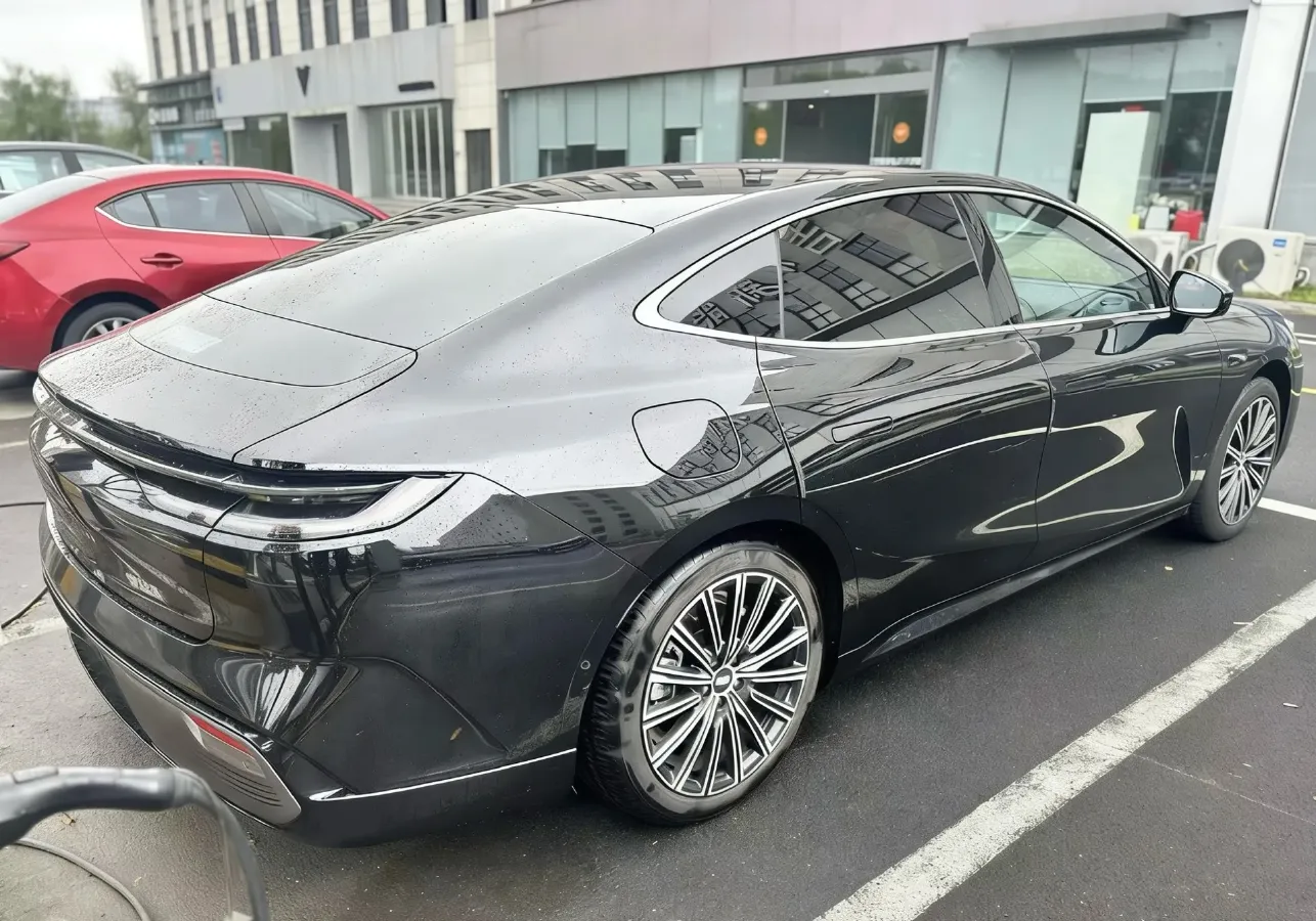 2025 Geely Galaxy Starshine 8 1.5T 163HP L4 3DHT PHEV 27.69KWH,autocango,china used car exporter,china ev exporter,chinese used car exporter,chinese used ev exporter