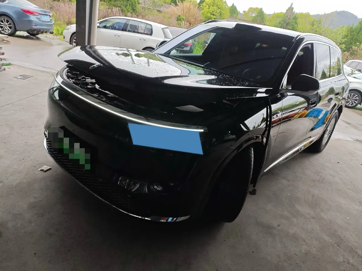 2025 AITO AITO M8 REEV 160HP REEV 53.4KWH,autocango,china used car exporter,china ev exporter,chinese used car exporter,chinese used ev exporter