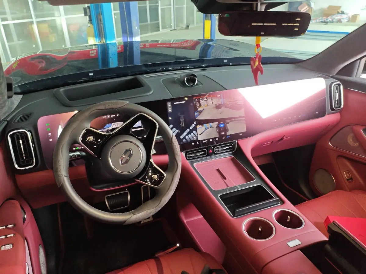 2025 AITO AITO M8 REEV 160HP REEV 53.4KWH,autocango,china used car exporter,china ev exporter,chinese used car exporter,chinese used ev exporter