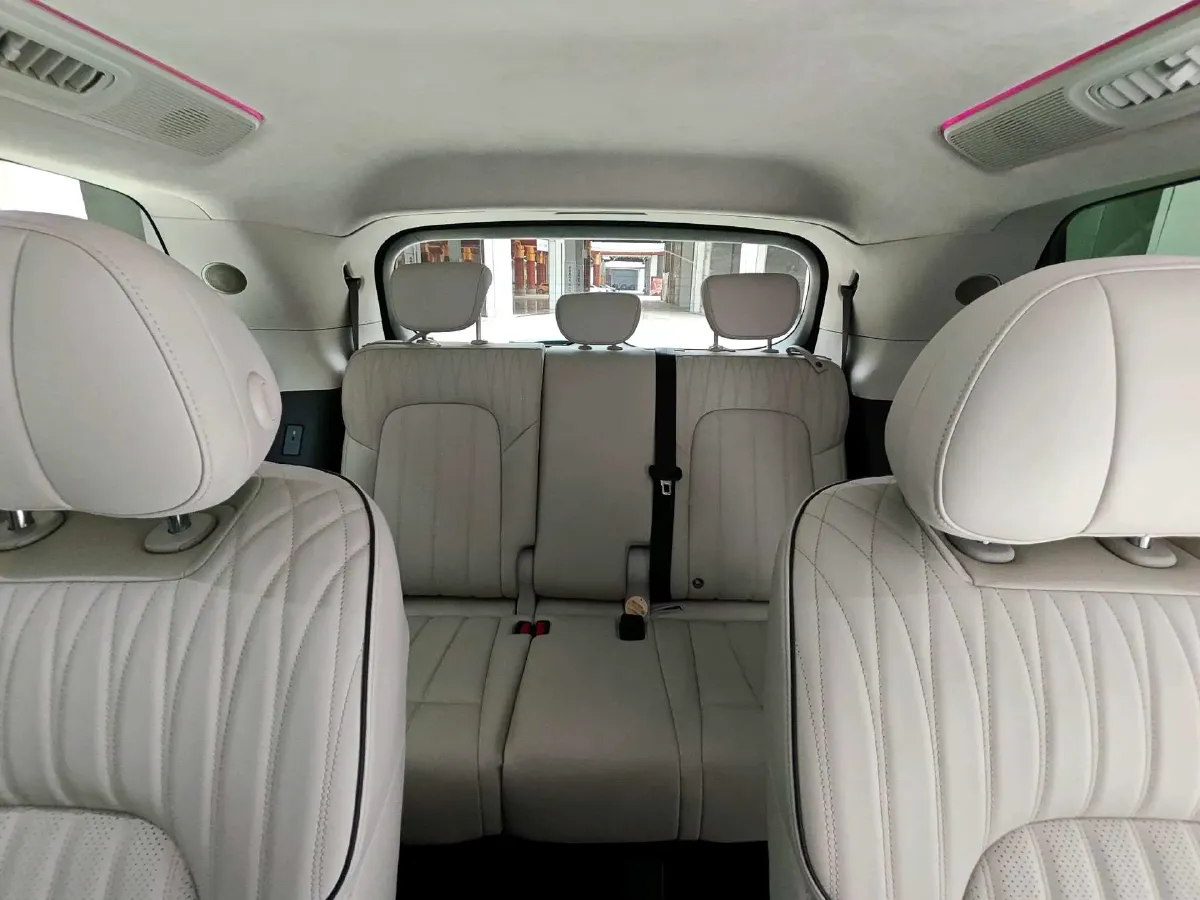 2025 Voyah Dream 1.5T 150HP L4 PHEV 41.7KWH,autocango,china used car exporter,china ev exporter,chinese used car exporter,chinese used ev exporter