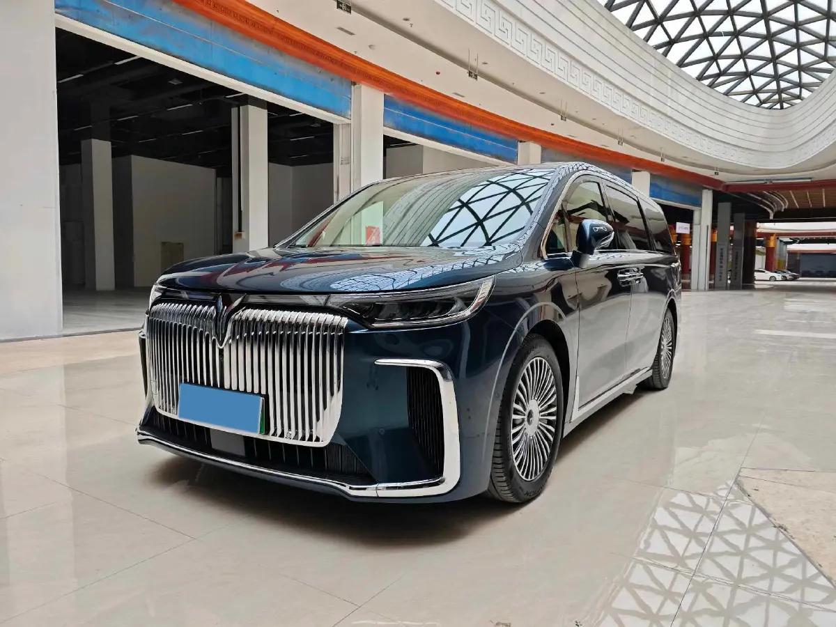 2025 Voyah Dream 1.5T 150HP L4 PHEV 41.7KWH,autocango,china used car exporter,china ev exporter,chinese used car exporter,chinese used ev exporter