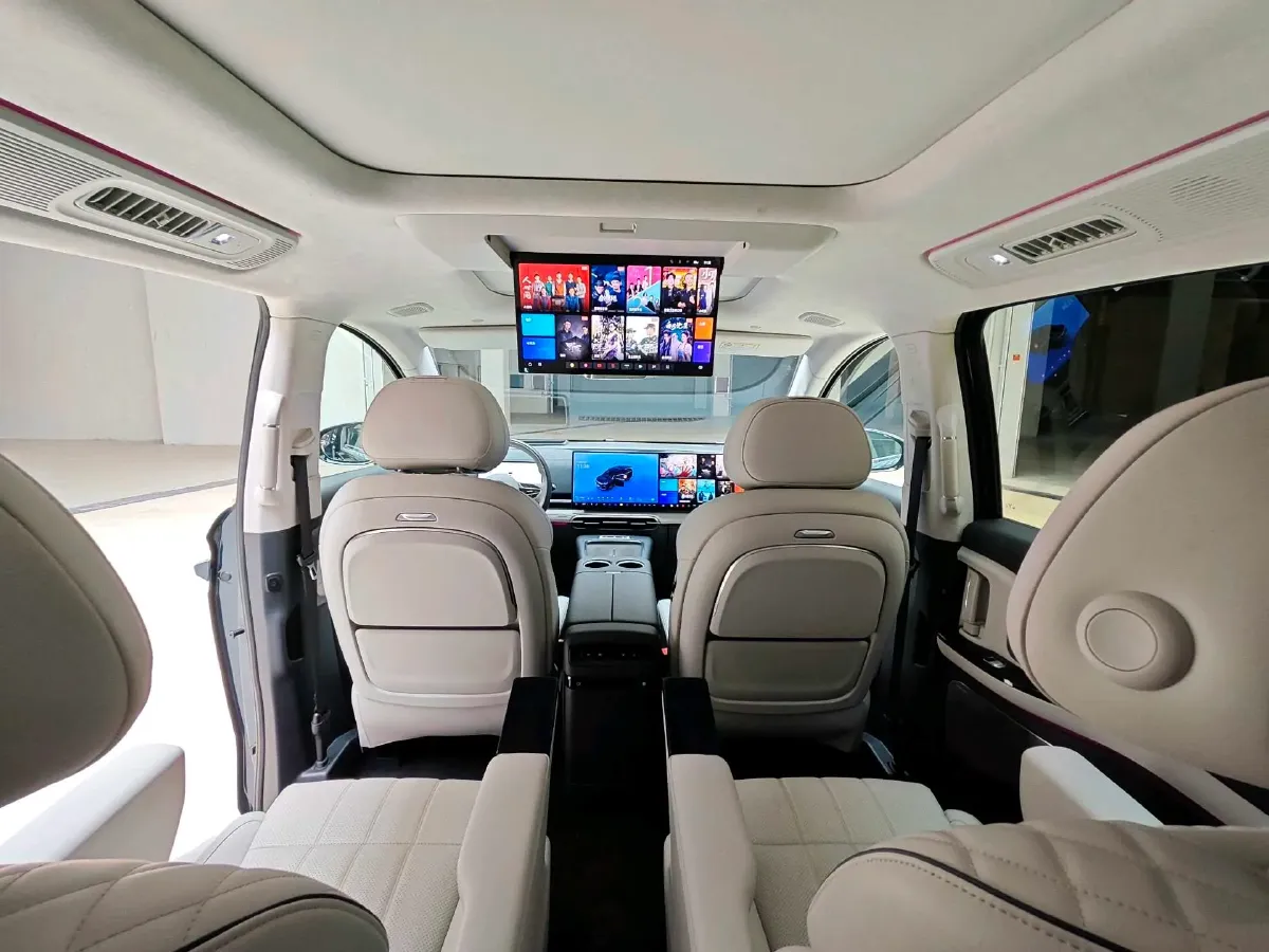 2025 Voyah Dream 1.5T 150HP L4 PHEV 41.7KWH,autocango,china used car exporter,china ev exporter,chinese used car exporter,chinese used ev exporter