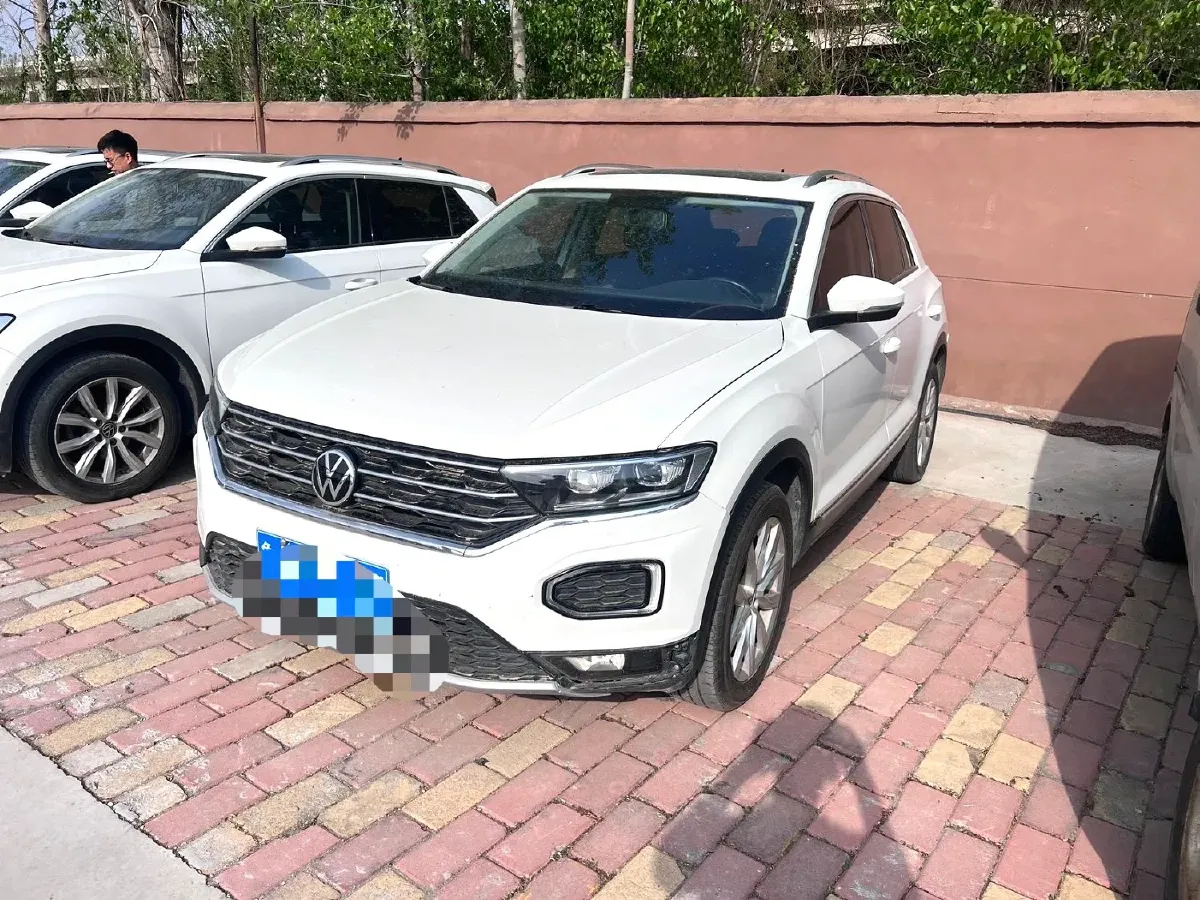 2022 Volkswagen T-Roc 1.4T 150HP L4 7DCT,autocango,china used car exporter,china ev exporter,chinese used car exporter,chinese used ev exporter