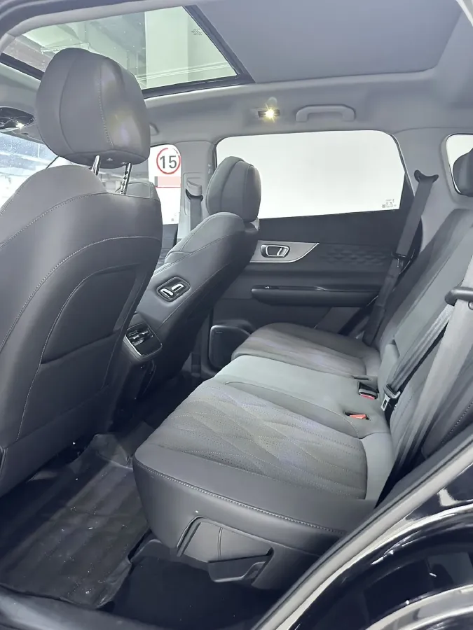 2025 Chery Tiggo 8 Plus 1.6T 197HP L4 7DCT,autocango,china used car exporter,china ev exporter,chinese used car exporter,chinese used ev exporter