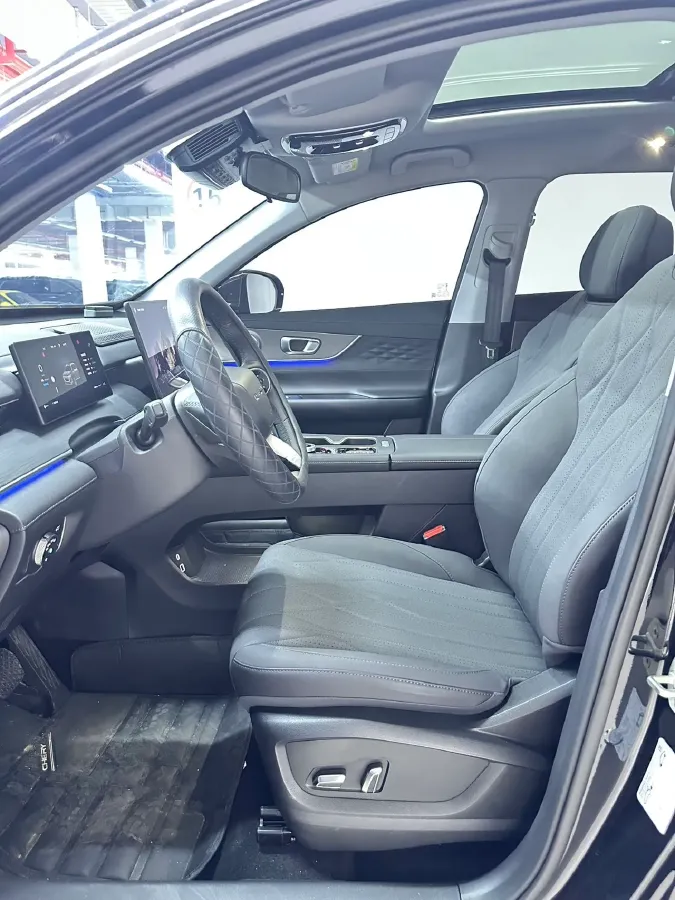 2025 Chery Tiggo 8 Plus 1.6T 197HP L4 7DCT,autocango,china used car exporter,china ev exporter,chinese used car exporter,chinese used ev exporter