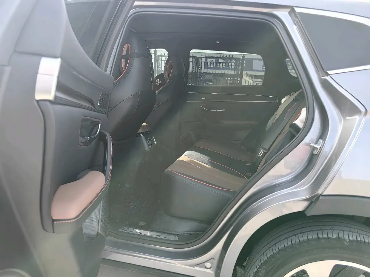 2022 Ford Mondeo 2.0T 238HP L4 8AT,autocango,china used car exporter,china ev exporter,chinese used car exporter,chinese used ev exporter