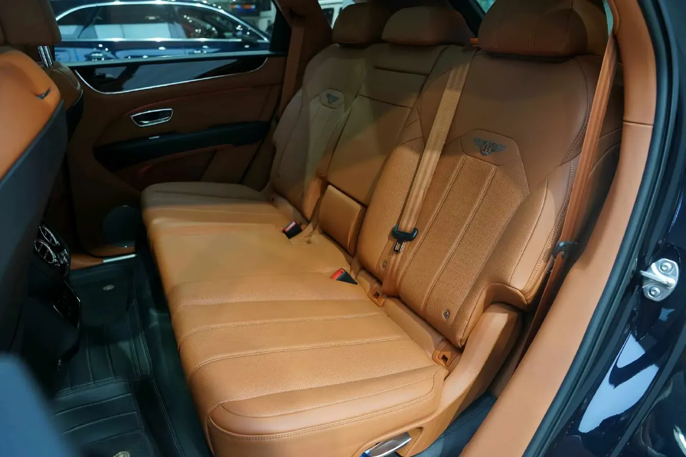 2021 Bentley Bentayga 3.0T 340HP V6 8AT PHEV 17.3KWH,autocango,china used car exporter,china ev exporter,chinese used car exporter,chinese used ev exporter