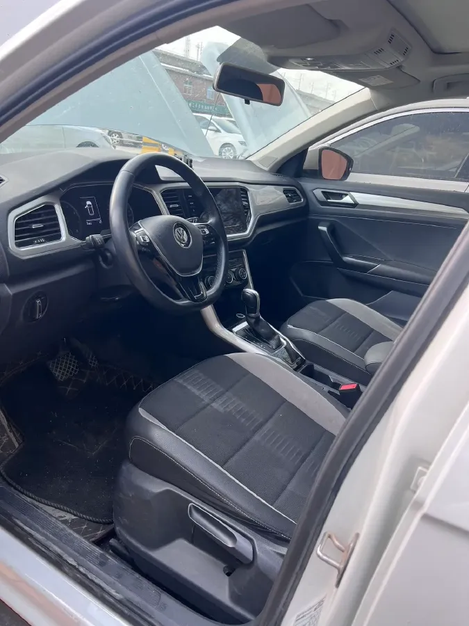 2022 Volkswagen T-Roc 1.4T 150HP L4 7DCT,autocango,china used car exporter,china ev exporter,chinese used car exporter,chinese used ev exporter