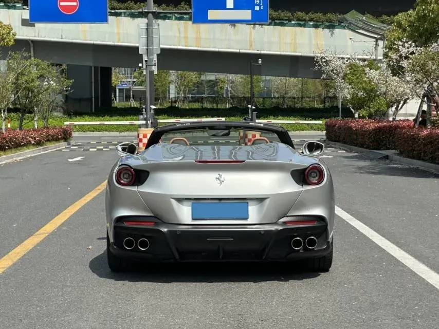 2021 Ferrari Portofino 3.9T 620HP V8 8DCT,autocango,china used car exporter,china ev exporter,chinese used car exporter,chinese used ev exporter
