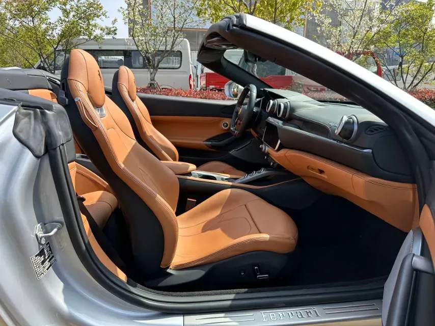 2021 Ferrari Portofino 3.9T 620HP V8 8DCT,autocango,china used car exporter,china ev exporter,chinese used car exporter,chinese used ev exporter