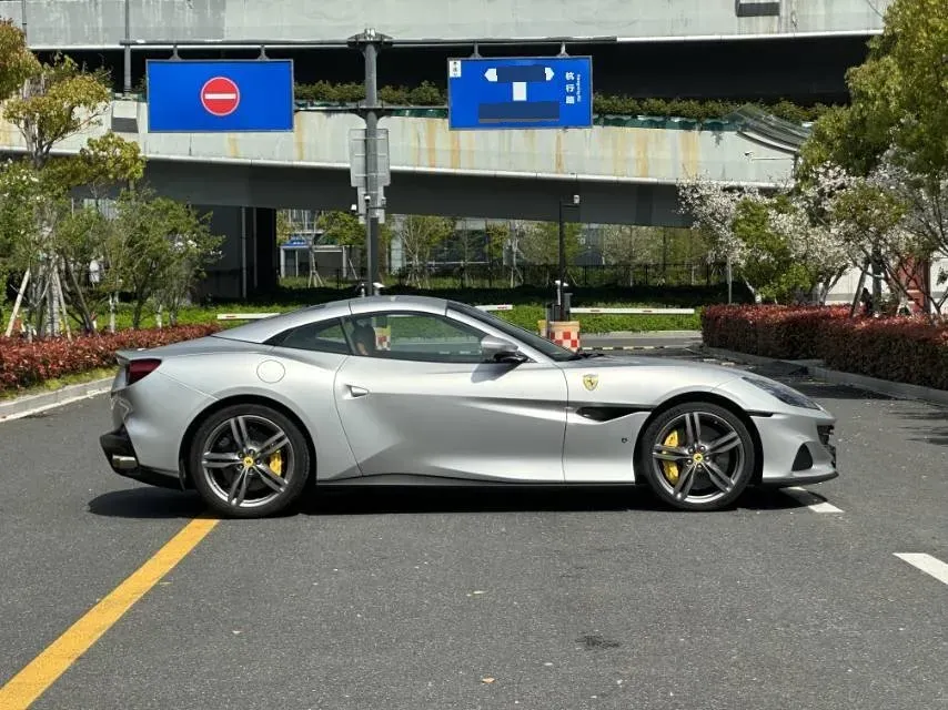 2021 Ferrari Portofino 3.9T 620HP V8 8DCT,autocango,china used car exporter,china ev exporter,chinese used car exporter,chinese used ev exporter