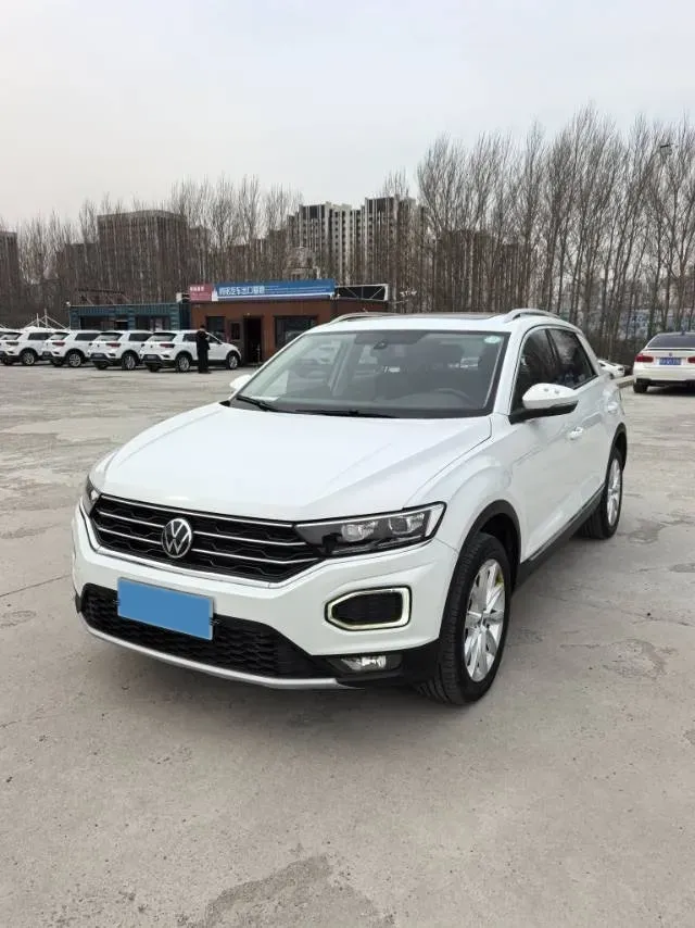 2022 Volkswagen T-Roc 1.4T 150HP L4 7DCT,autocango,china used car exporter,china ev exporter,chinese used car exporter,chinese used ev exporter