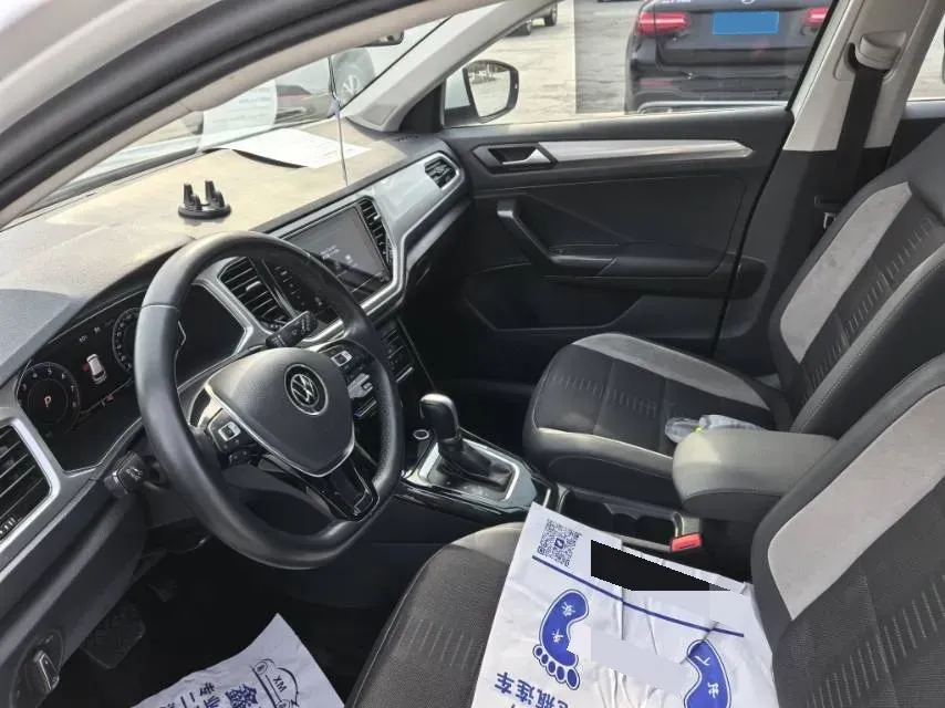 2022 Volkswagen T-Roc 1.4T 150HP L4 7DCT,autocango,china used car exporter,china ev exporter,chinese used car exporter,chinese used ev exporter