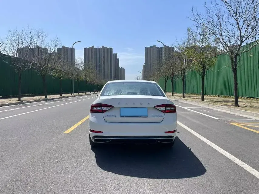 2020 Skoda Octavia 1.5L 113HP L4 6AT,autocango,china used car exporter,china ev exporter,chinese used car exporter,chinese used ev exporter
