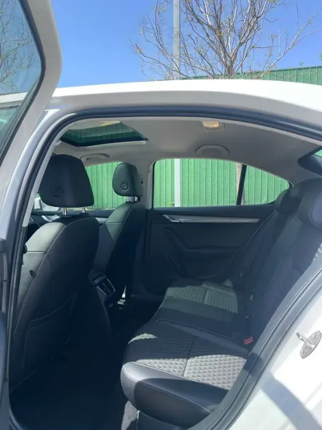 2020 Skoda Octavia 1.5L 113HP L4 6AT,autocango,china used car exporter,china ev exporter,chinese used car exporter,chinese used ev exporter