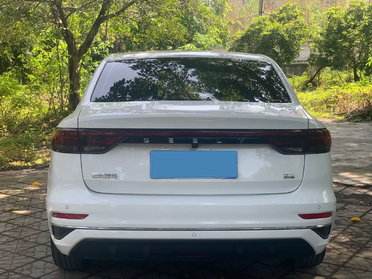 2025 Geely Emgrand 1.5L 127HP L4 CVT,autocango,china used car exporter,china ev exporter,chinese used car exporter,chinese used ev exporter