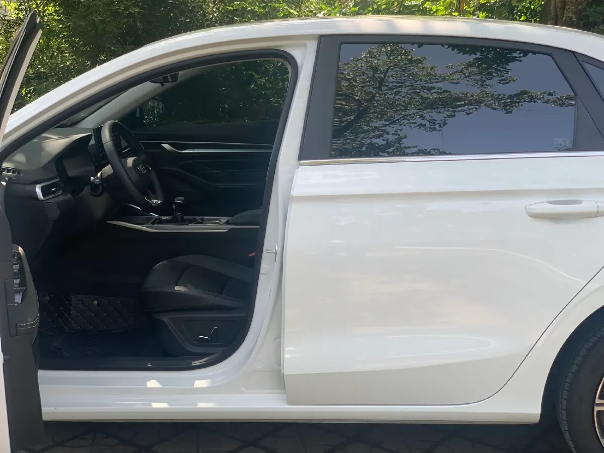 2025 Geely Emgrand 1.5L 127HP L4 CVT,autocango,china used car exporter,china ev exporter,chinese used car exporter,chinese used ev exporter