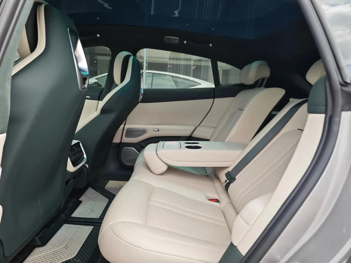 2025 MI YU7 BEV 101.7KWH,autocango,china used car exporter,china ev exporter,chinese used car exporter,chinese used ev exporter