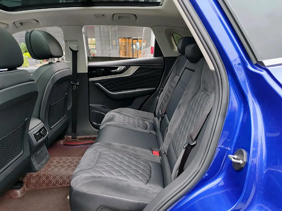 2019 HongQi HS5 2.0T 224HP L4 6AT,autocango,china used car exporter,china ev exporter,chinese used car exporter,chinese used ev exporter