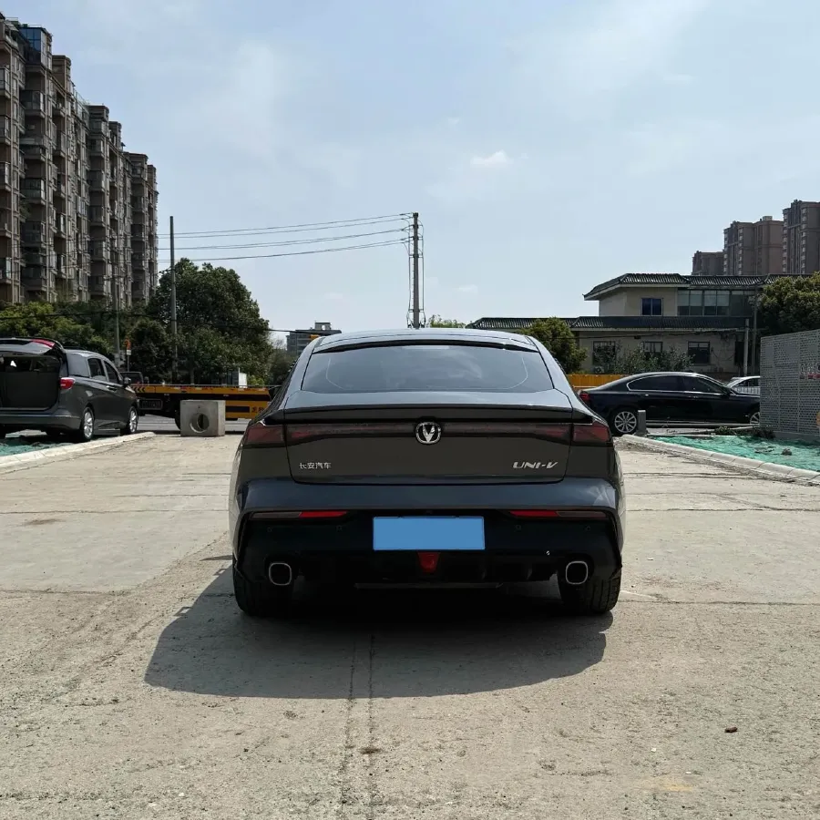 2023 ChangAn UNI-V 1.5T 188HP L4 7DCT,autocango,china used car exporter,china ev exporter,chinese used car exporter,chinese used ev exporter