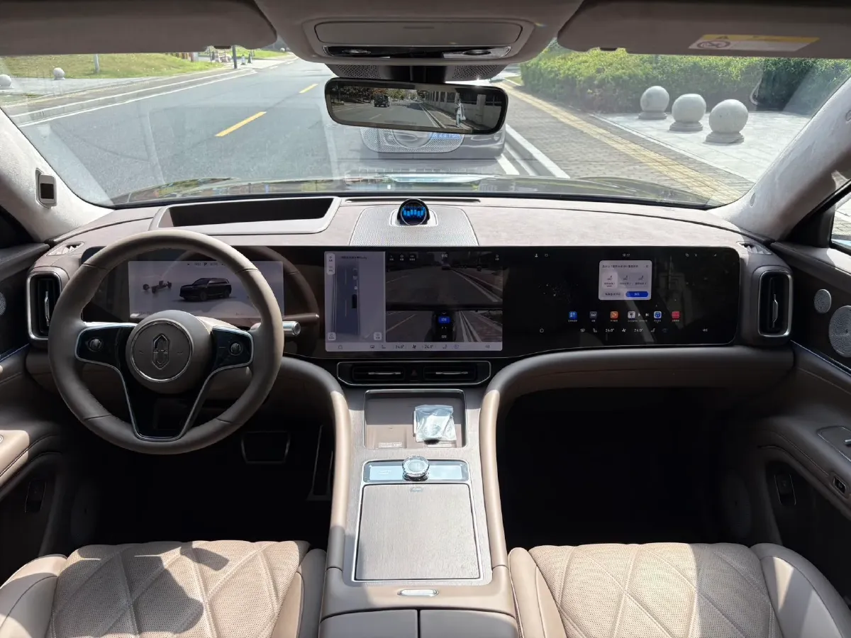 2025 AITO AITO M9 REEV 160HP REEV 52KWH,autocango,china used car exporter,china ev exporter,chinese used car exporter,chinese used ev exporter