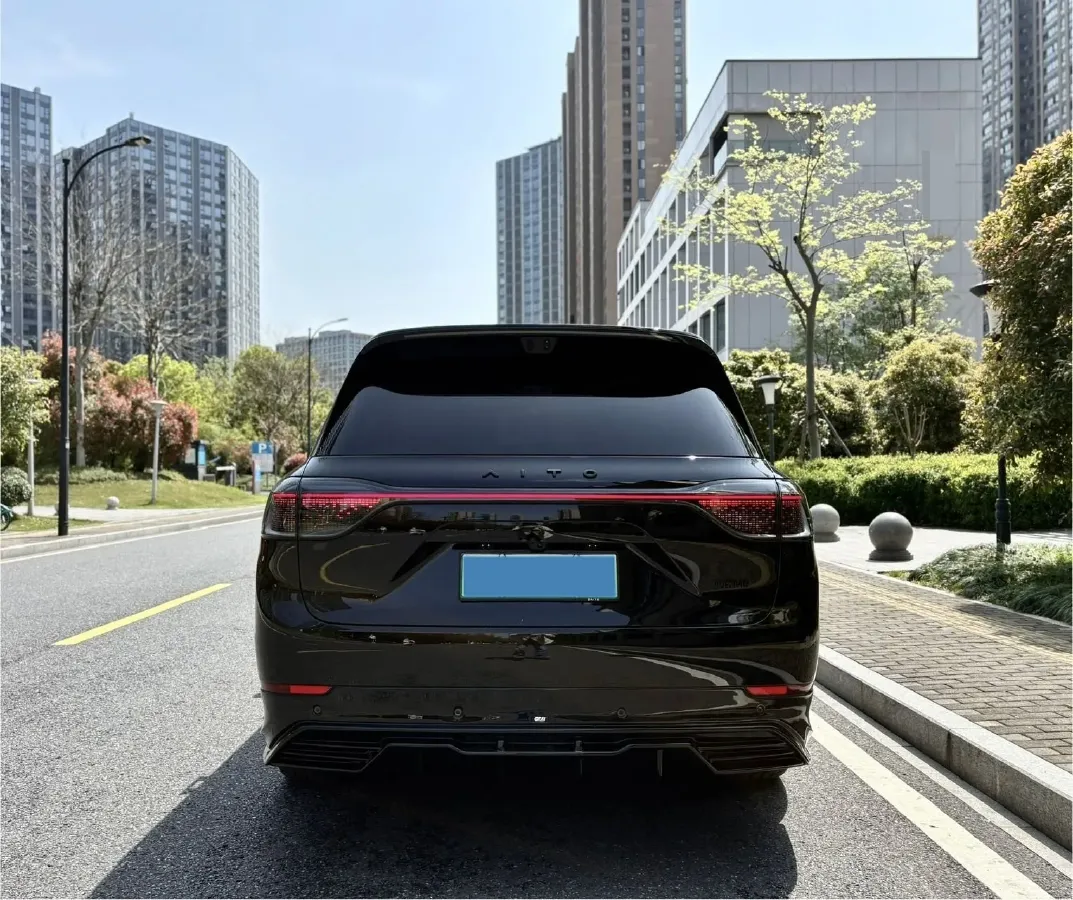 2025 AITO AITO M9 REEV 160HP REEV 52KWH,autocango,china used car exporter,china ev exporter,chinese used car exporter,chinese used ev exporter