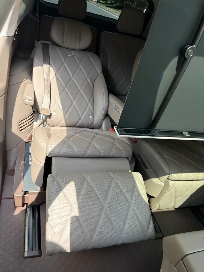 2025 AITO AITO M9 REEV 160HP REEV 52KWH,autocango,china used car exporter,china ev exporter,chinese used car exporter,chinese used ev exporter