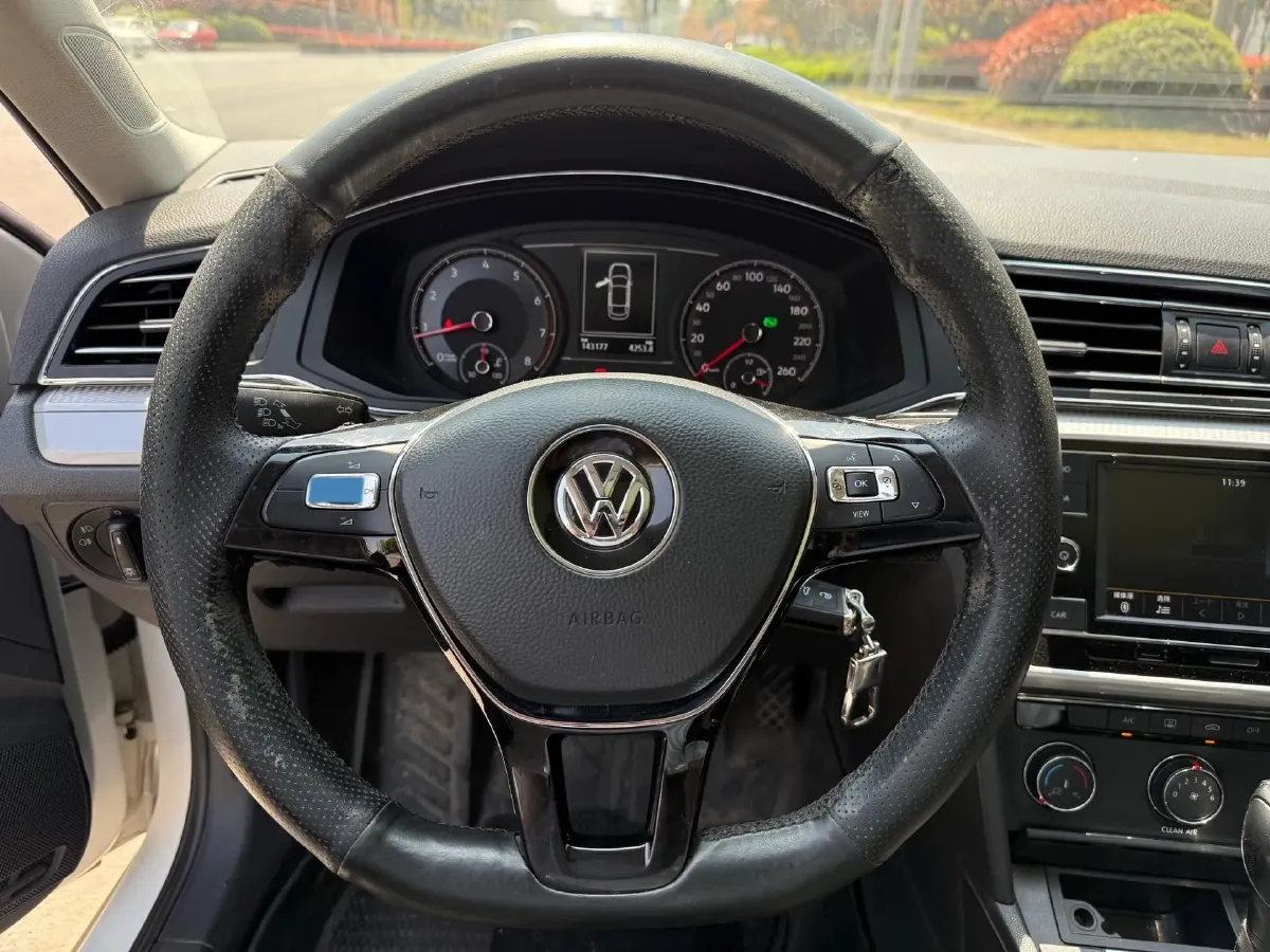 2019 Volkswagen T-Cross 1.4T 150HP L4 7DCT,autocango,china used car exporter,china ev exporter,chinese used car exporter,chinese used ev exporter