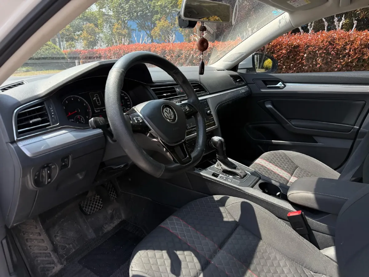 2019 Volkswagen T-Cross 1.4T 150HP L4 7DCT,autocango,china used car exporter,china ev exporter,chinese used car exporter,chinese used ev exporter