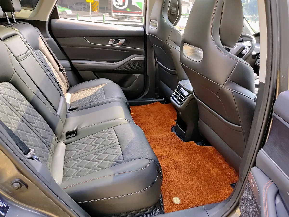 2021 ChangAn UNI-K 2.0T 233HP L4 8AT,autocango,china used car exporter,china ev exporter,chinese used car exporter,chinese used ev exporter