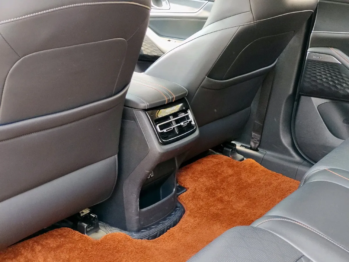 2021 ChangAn UNI-K 2.0T 233HP L4 8AT,autocango,china used car exporter,china ev exporter,chinese used car exporter,chinese used ev exporter