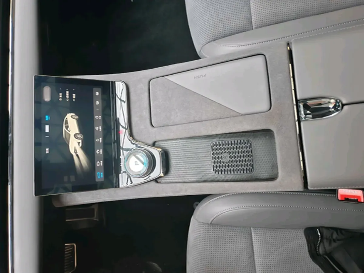 2024 Voyah ZhuiGuang 1.5T 136HP L4 PHEV 43KWH,autocango,china used car exporter,china ev exporter,chinese used car exporter,chinese used ev exporter