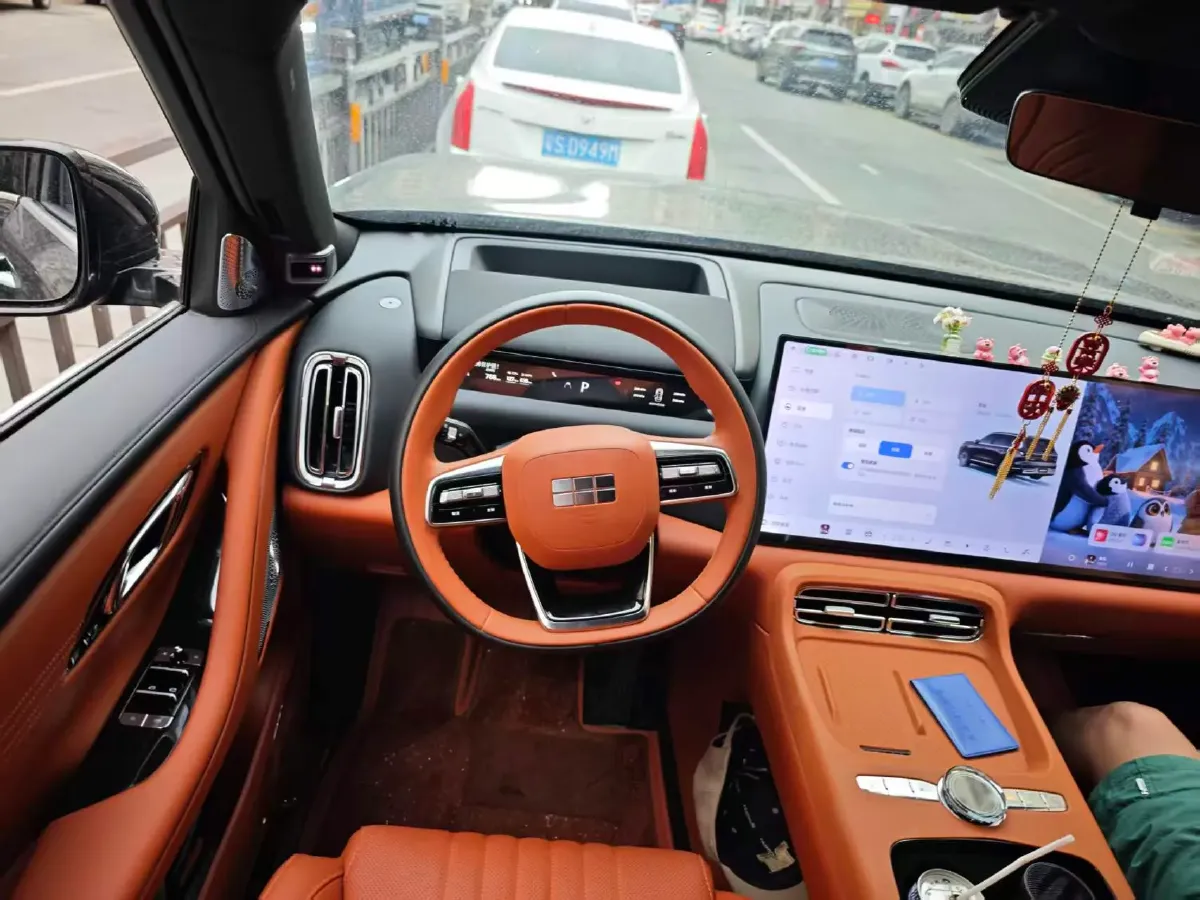 2025 Volkswagen Tiguan L 2.0T 220HP L4 7DCT,autocango,china used car exporter,china ev exporter,chinese used car exporter,chinese used ev exporter